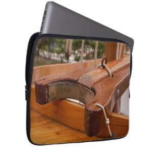 Funda Para Portátil Boom de velero de madera con yugo