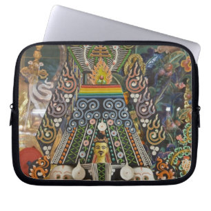 Funda Para Portátil Bután. Pasteles ceremoniales hechos por monjes ado