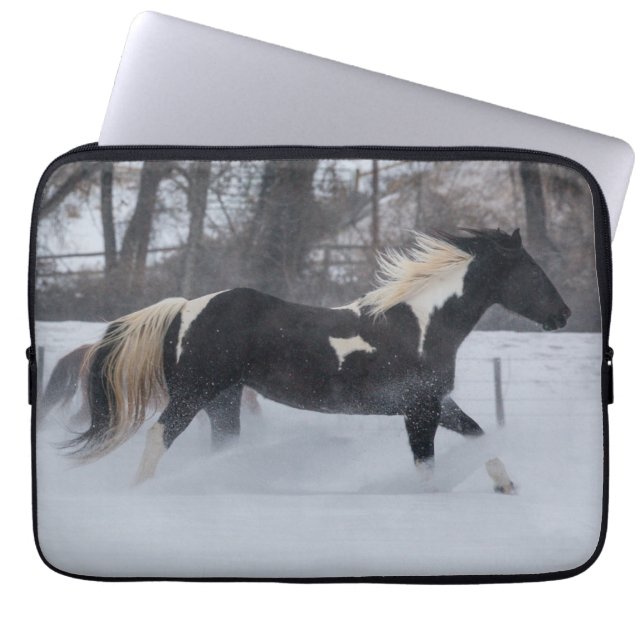 Funda Para Portátil Caballo corriendo por la nieve (Frente)