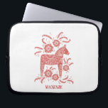 Funda Para Portátil Caballo de dala sueco personalizado<br><div class="desc">Un caballo dalecarliano tradicional de Suecia. Eliminar o cambiar el nombre a personalizar.</div>