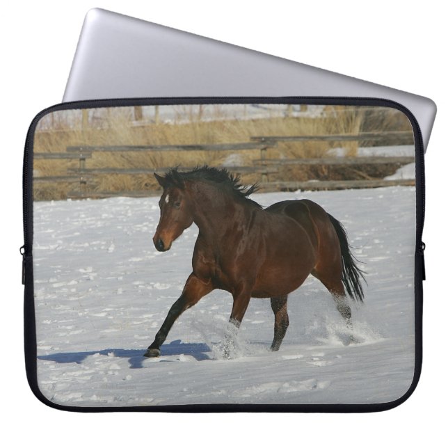 Funda Para Portátil Caballo excelente que corre en la nieve (Frente)
