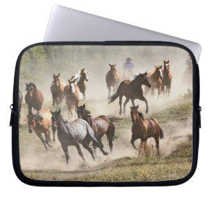 Funda Para Portátil Caballos corriendo durante la rodeo, Montana