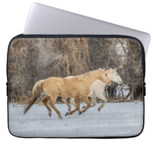 Funda Para Portátil Caballos Corriendo en la Nieve
