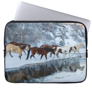 Funda Para Portátil Caballos cruzando el arroyo
