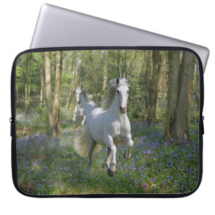 Funda Para Portátil Caballos de la fantasía: Madera del Bluebell