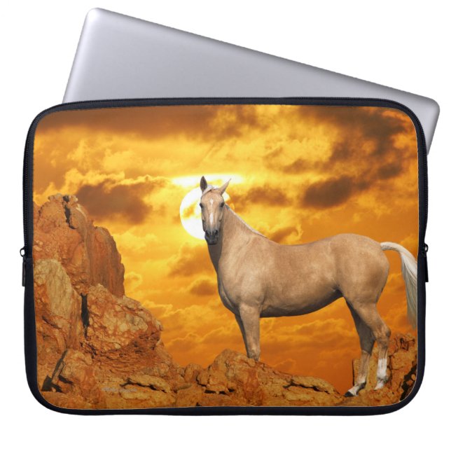 Funda Para Portátil Caballos de la fantasía: Montaña (Frente)