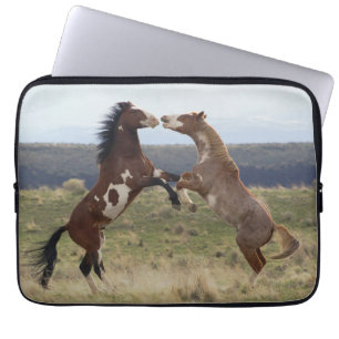 Funda Para Portátil Caballos de pelea, Montañas Steens, Oregon