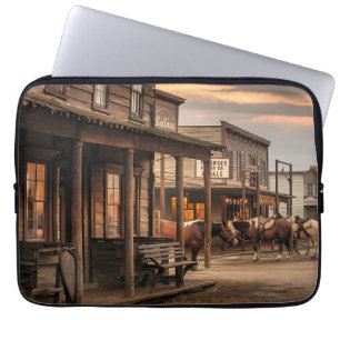 Funda Para Portátil Caballos en una ciudad occidental