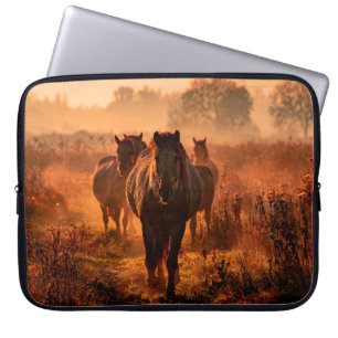 Funda Para Portátil caballos konik salvajes que vinieron corriendo hac