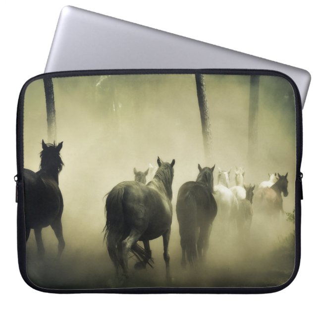 Funda Para Portátil Caballos salvajes corriendo (Frente)
