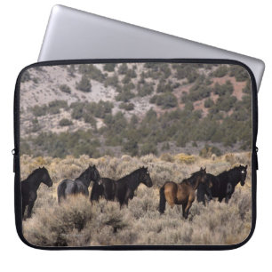 Funda Para Portátil Caballos salvajes del mustango en el desierto 2