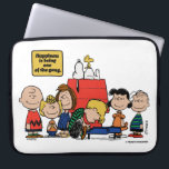 Funda Para Portátil Cacahuetes | La felicidad es ser una pandilla<br><div class="desc">De hecho,  la felicidad es parte de la banda de los cacahuetes,  como se muestra en la querida tira cómica y sus diversas adaptaciones. Los personajes de los cacahuetes,  a pesar de sus defectos y luchas,  encuentran alegría en sus amistades y experiencias compartidas.</div>