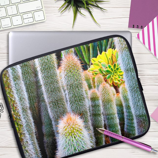 Funda Para Portátil Cacti verde difuso exitoso foto simple moderna (Subido por el creador)