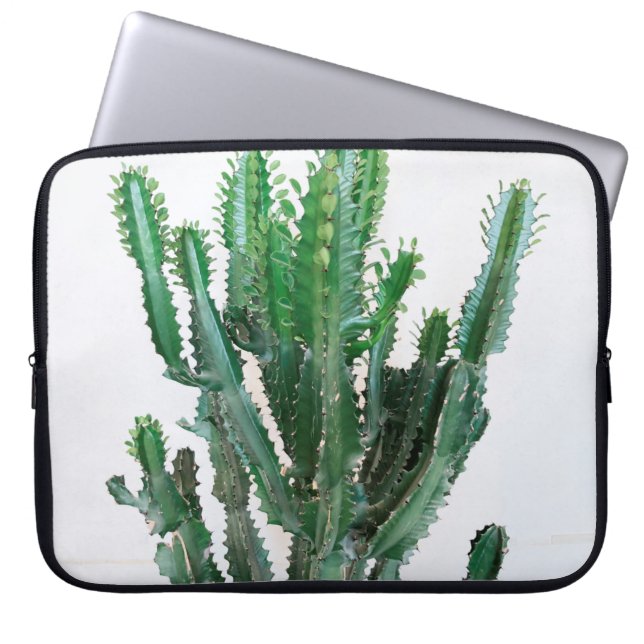 Funda Para Portátil Cactus verdes sobre fondo blanco. (Frente)