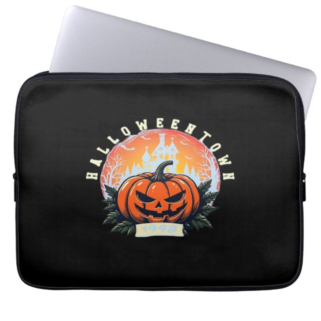 Funda Para Portátil Camiseta esencial de HalloweenTown 1998 (Frente)