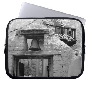 Funda Para Portátil Campana de adobe en la entrada, Santa Fe, nueva