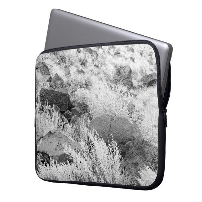 Funda Para Portátil Campo de Basalto (Anverso izquierdo)