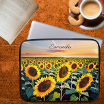 Funda Para Portátil Campo de firma de girasoles<br><div class="desc">Esta manga encantadora le dará a su portátil un toque de encanto campestre. Personalízalo con el nombre o las iniciales que desee.</div>