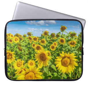 Funda Para Portátil Campo de girasoles, día soleado de verano.