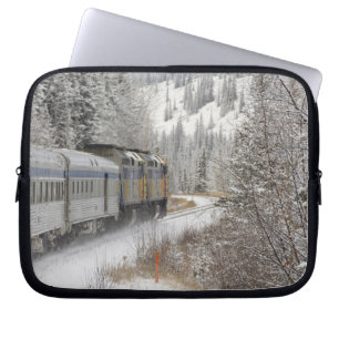 Funda Para Portátil Canadá, Alberta. Tren de nieve de VIA Rail entre