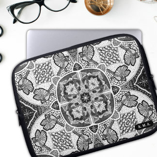 Funda Para Portátil Cardenales de invierno Mandala