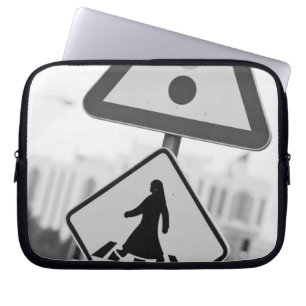 Funda Para Portátil Catar, Ad Dawhah, Doha. Peatón árabe 2