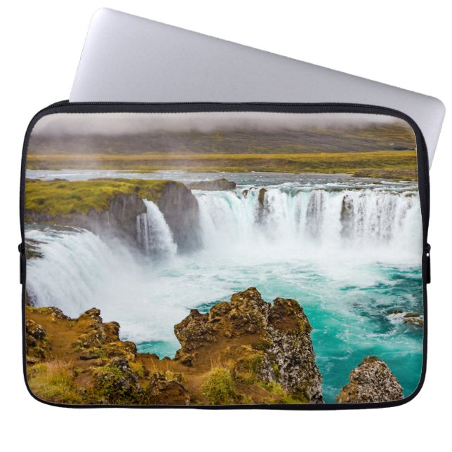 Funda Para Portátil Catarata de Godafoss, Islandia (Frente)