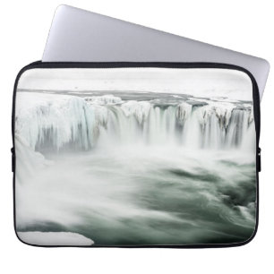 Funda Para Portátil Catarata Godafoss, invierno, Islandia