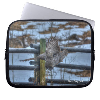 Funda Para Portátil Caza del gran rapero de búho gris en invierno vida