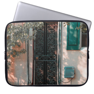 FUNDA PARA PORTÁTIL CERCA DE LA PUERTA DE SEGURIDAD DE HIERRO INCORREC