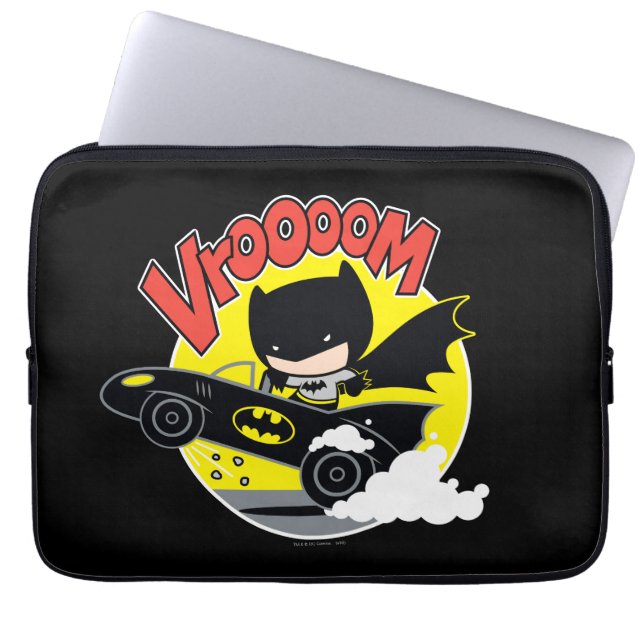 Funda Para Portátil Chibi Batman In The Batmobile (Frente)
