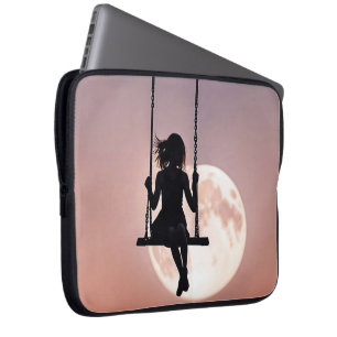 Funda Para Portátil Chica En Swing Con Luna