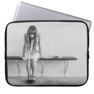 Funda Para Portátil Chica preocupado