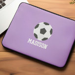 Funda Para Portátil Chicas de fútbol personalizado<br><div class="desc">Diseño de niños personalizados de la pelota de fútbol.</div>