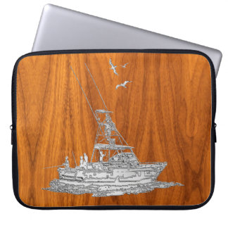 Funda Para Portátil Chrome Fishing Boat on Teak Wood Grain Decor