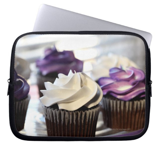 Funda Para Portátil Cierre de cupcakes con enfoque selectivo (Frente)
