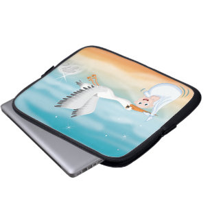 Funda Para Portátil Cigüeña llevando un bebé recién nacido