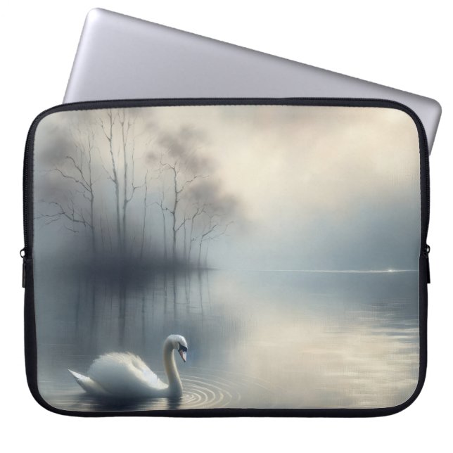 Funda Para Portátil Cisne solitario en lago Misty (Frente)