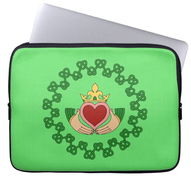 Funda Para Portátil Claddagh y Green Knotwork (Frente)