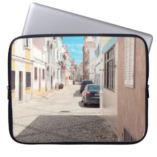 FUNDA PARA PORTÁTIL COCHE NEGRO APARCADO AL AIRE LIBRE