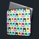 Funda Para Portátil Color del patrón de píxeles del disquete retro<br><div class="desc">Manga de portátil de diseño retro colorido y fresco.</div>