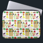 Funda Para Portátil Compra de alimentos vegetales en granjas de Greenm<br><div class="desc">El diseño presenta un original ilustracion de marcadores de productos alimenticios que incluye frutas, verduras, flores, quesos, pan, pescado, leche y toallas de papel. ¡Como un viaje al mercado verde, al mercado de los agricultores o a la tienda de comestibles! Ideal para tu comida favorita. Este ilustracion de compras también...</div>