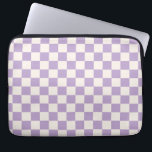 Funda Para Portátil Comprobación púrpura, Patrón de tablero de cheques<br><div class="desc">Patrón de cuadros - tablero de ajedrez blanco morado y crema.</div>
