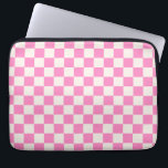 Funda Para Portátil Comprobación rosa, Patrón de tablero de cheques, r<br><div class="desc">Patrón de cuadros - tablero de ajedrez rosa y crema.</div>