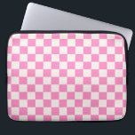 Funda Para Portátil Comprobación rosa, Patrón de tablero de cheques, r<br><div class="desc">Patrón de cuadros - tablero de ajedrez rosa y crema.</div>