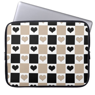 Funda Para Portátil Corazones de tablero de ajedrez en taupe, negro y