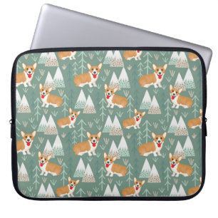 Funda Para Portátil Corgis en el patrón forestal de las montañas