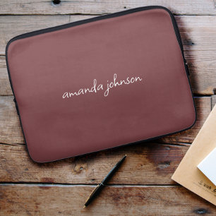 Funda Para Portátil Cursiva de monograma rojo moderno con forma de cru