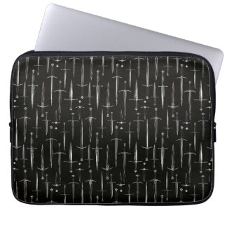 Funda Para Portátil Dagas y espadas repitiendo patrón sombrío