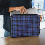 Funda Para Portátil Dark Blue Scottish Tartan<br><div class="desc">Modern plaid pattern laptop sleeve in dark blue with black and white accents.</div>